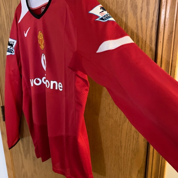 Retro Manchester United 04/06 Jersey - Picture 6 of 12